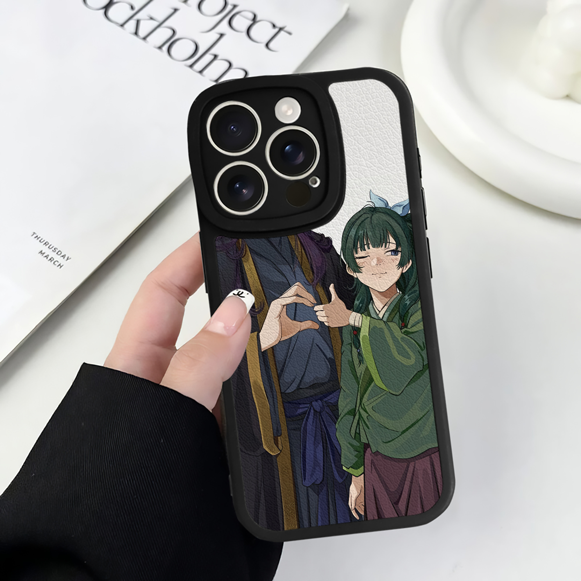 （画像用） 薬屋のひとりごと The Apothecary Diaries 【iPhone 16シリーズ対応】シリコンスマホケース（レザー調） 材質：シリコン